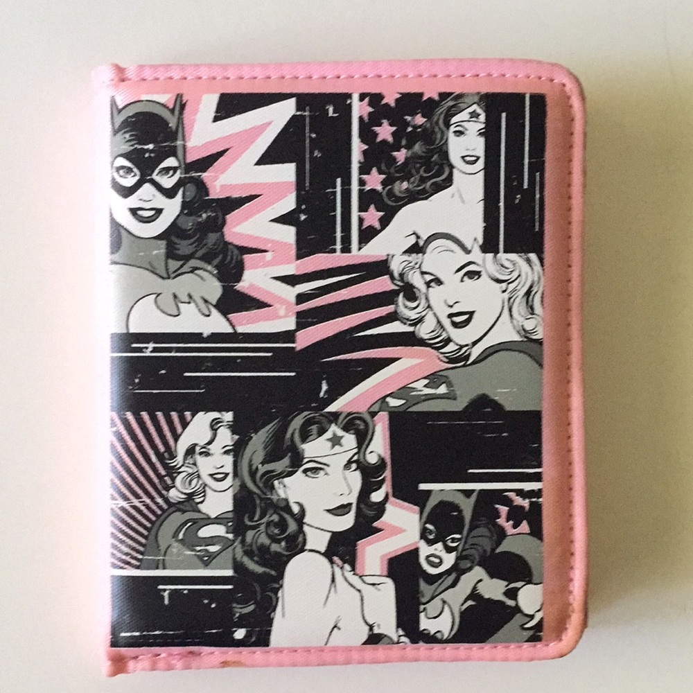 5/$15 Six flags DC comics women wallet